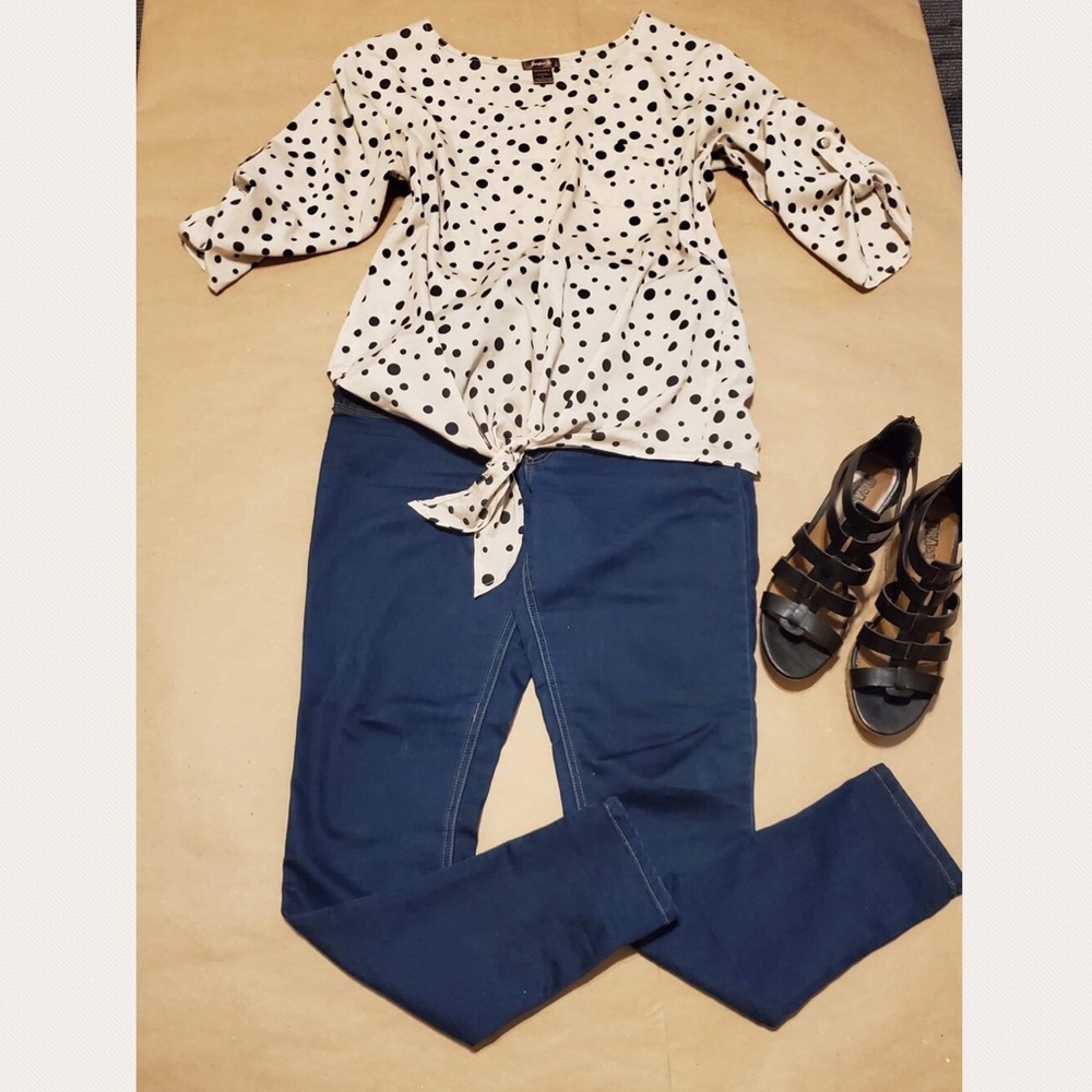 Juniper Lane 3/4 Sleeve Tye Front Polka Dot Blouse